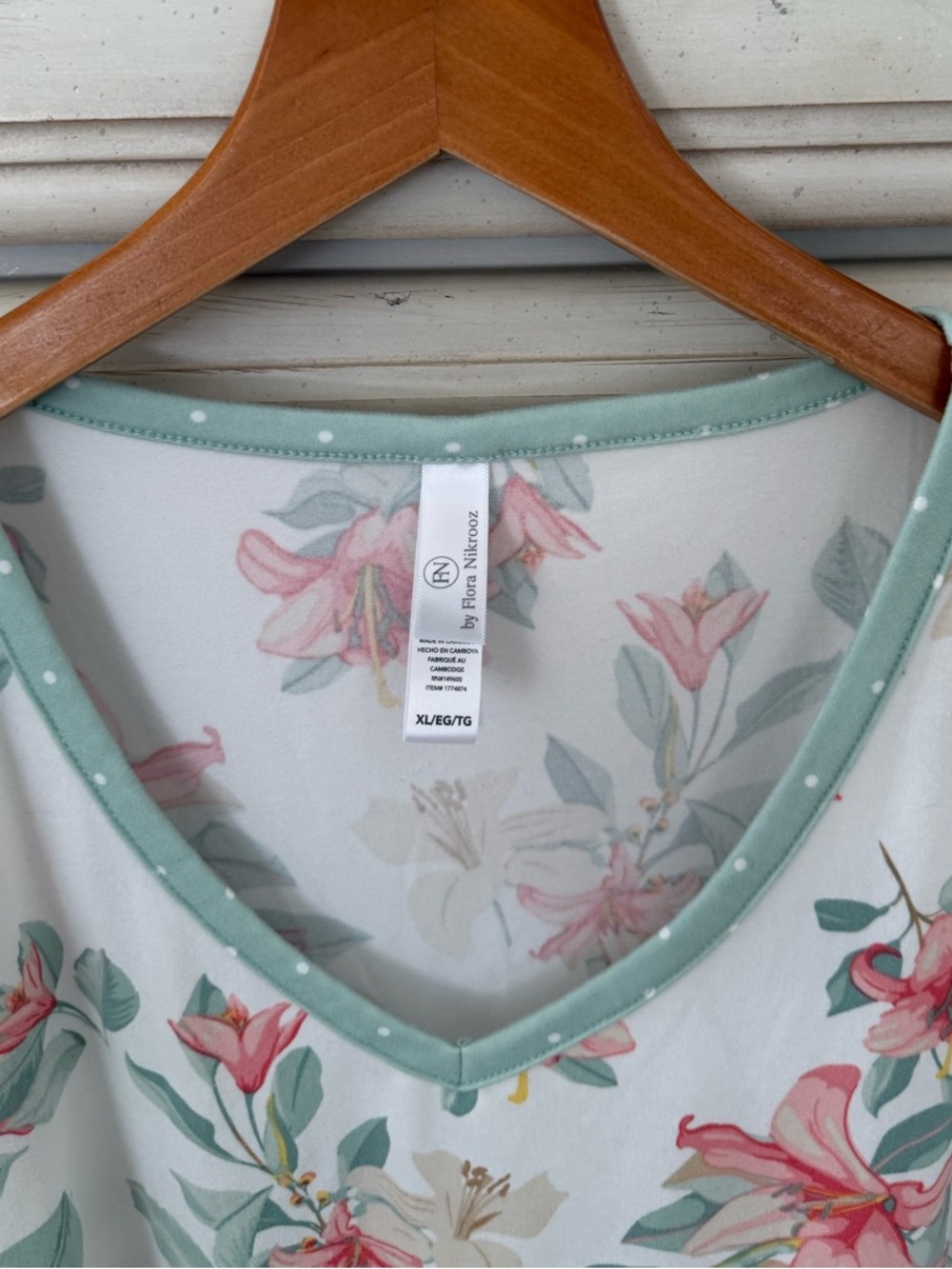 Flora Nikrooz Floral Robe Pajama Set - Picture 7 of 9